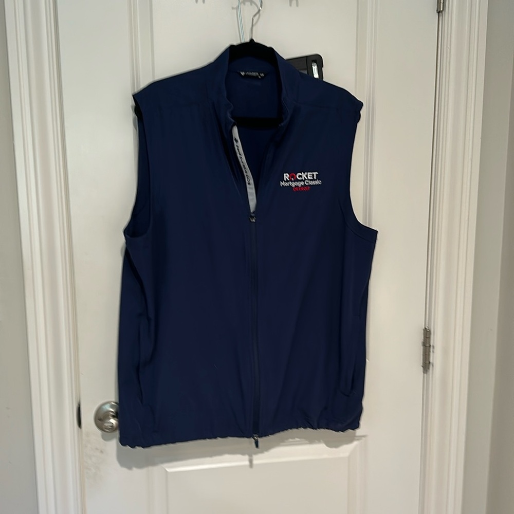 Level wear golf vest